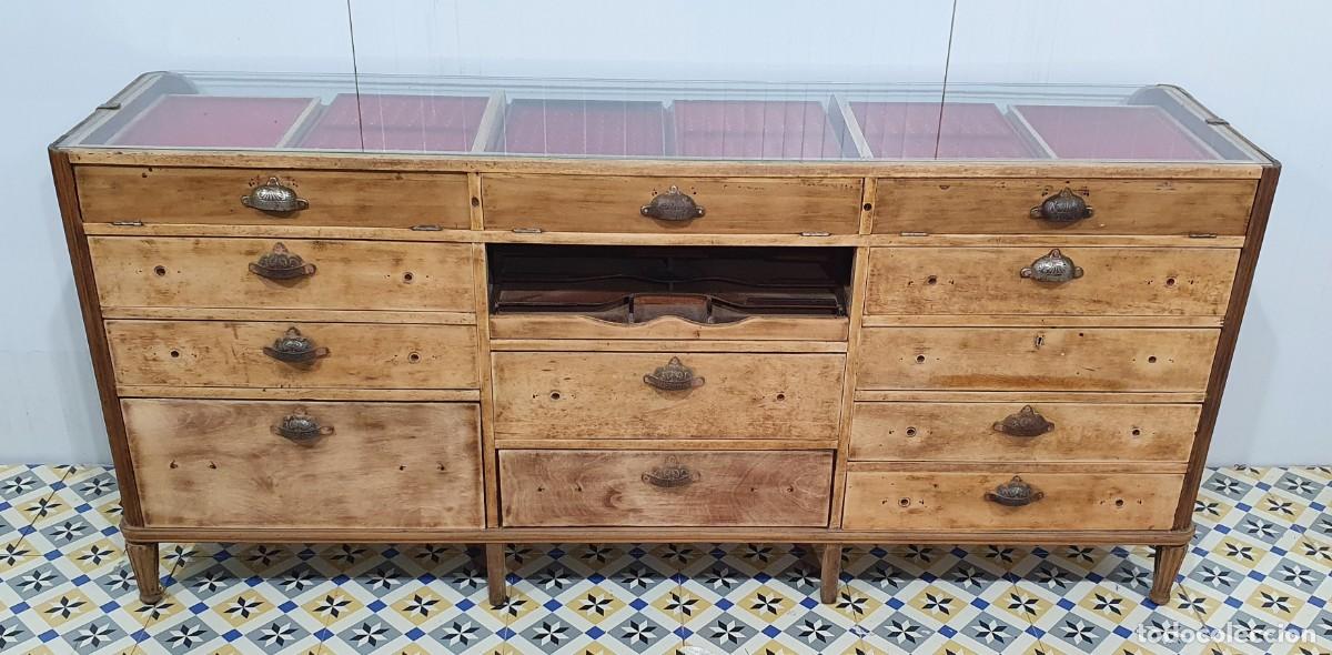 Antig&uuml;edades: Mostrador antiguo de joyer&iacute;a - Foto 4