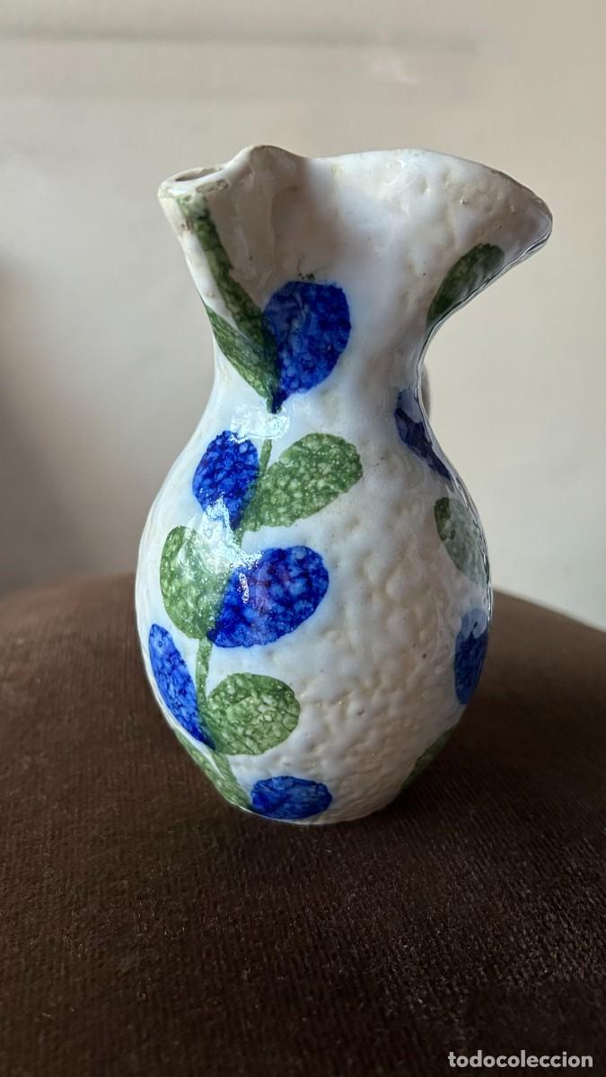Antig&uuml;edades: Cinco jarras cer&aacute;mica Talavera - Foto 2