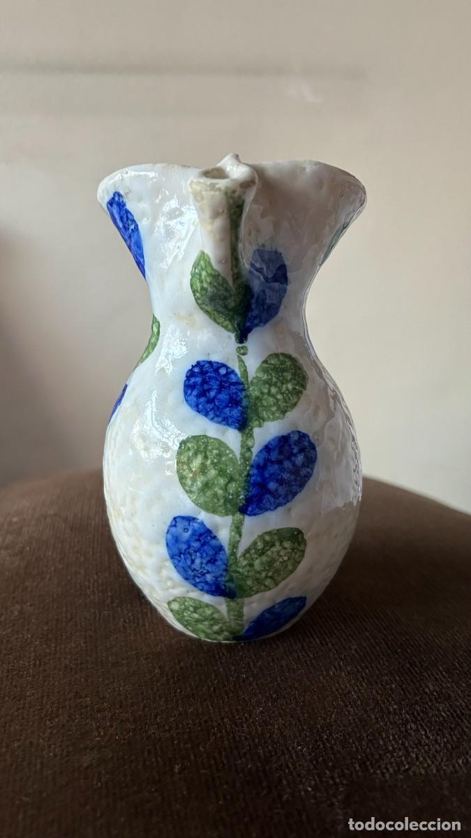 Antig&uuml;edades: Cinco jarras cer&aacute;mica Talavera - Foto 3