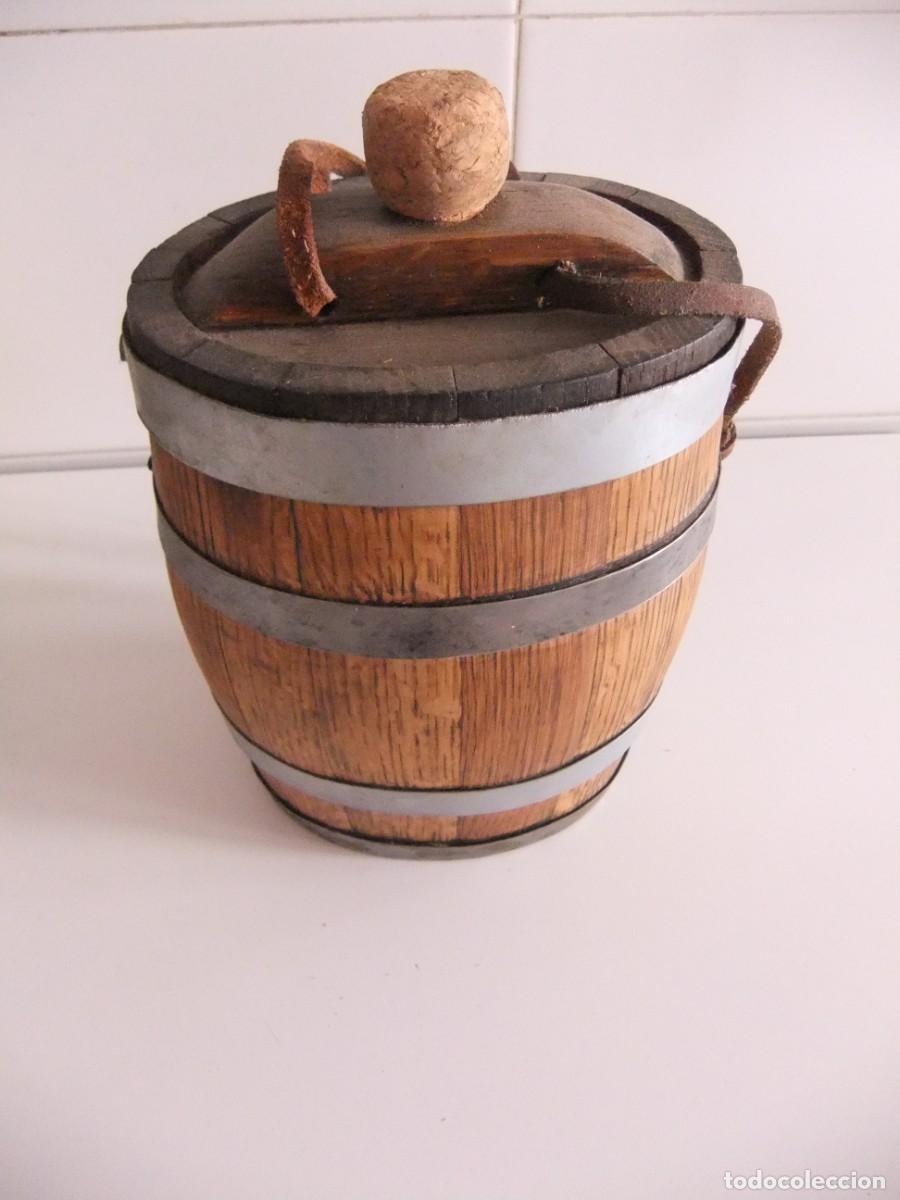 Antig&uuml;edades: peque&ntilde;a barrica de madera - Foto 1
