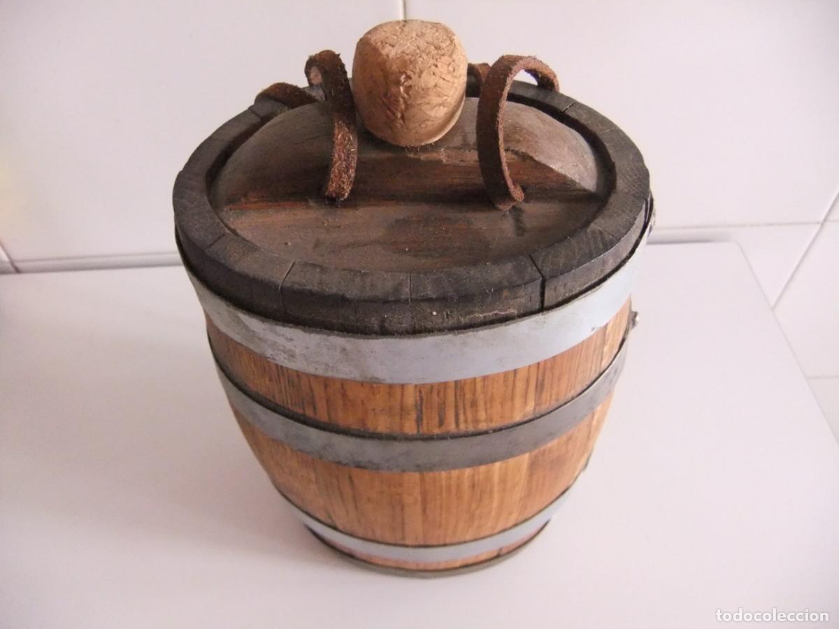 Antig&uuml;edades: peque&ntilde;a barrica de madera - Foto 3