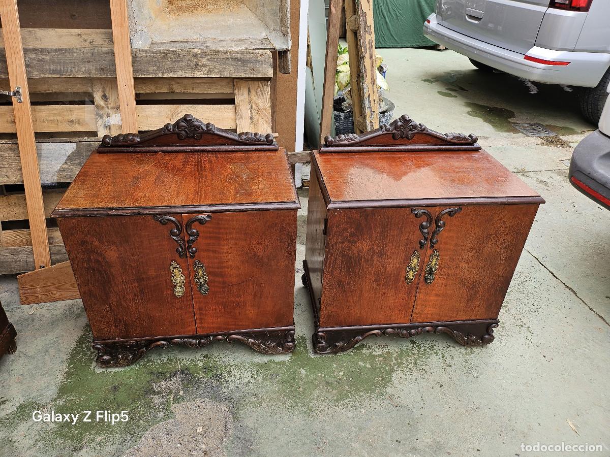 Antig&uuml;edades: mesilla de noche con ceramica - Foto 1