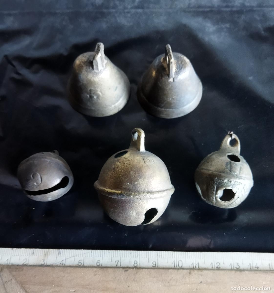 Antig&uuml;edades: Cascabeles y campanas de bronce - Foto 1