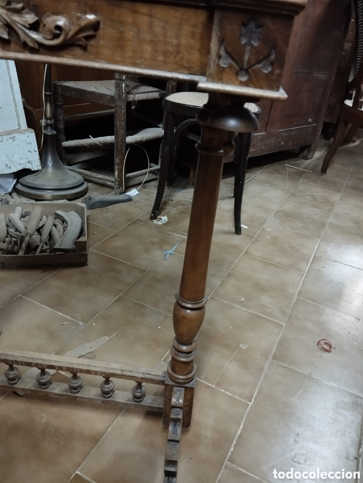Antig&uuml;edades: Antigua mesa auxiliar - Foto 5