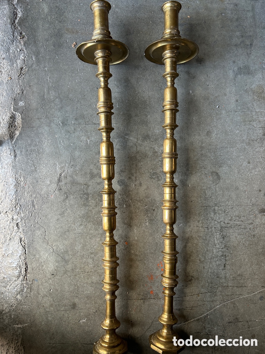 Antig&uuml;edades: Pareja de Candelabros metal bronce - Foto 1
