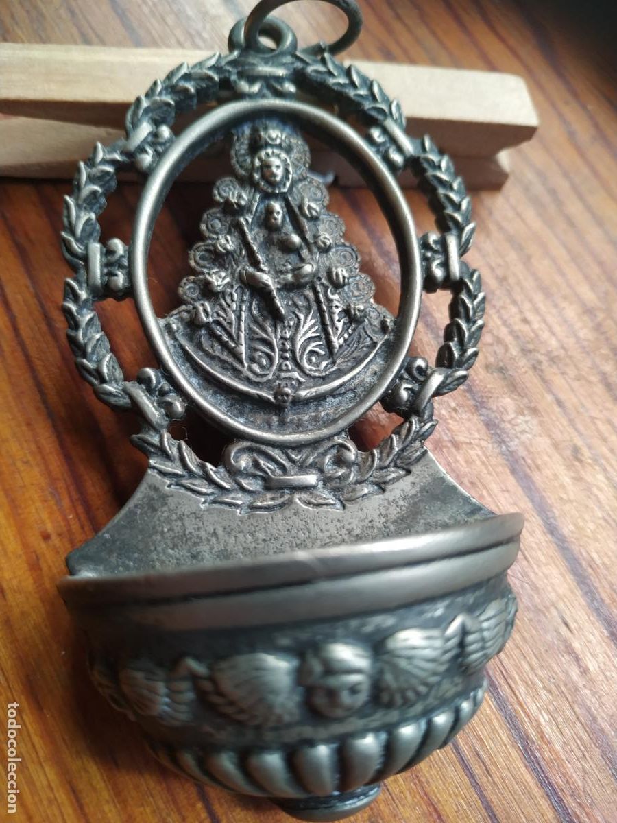Antig&uuml;edades: Benditera en metal Virgen del Rocio con soporte - Foto 1