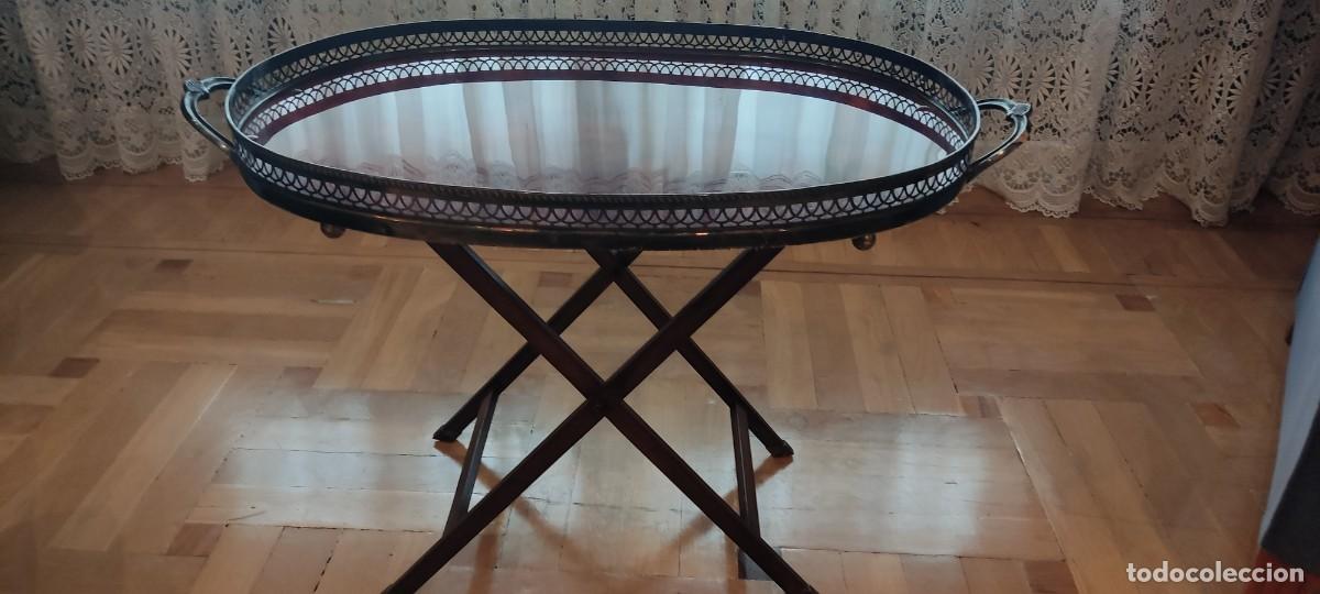 Antig&uuml;edades: Bandeja con soporte con patas - Foto 1