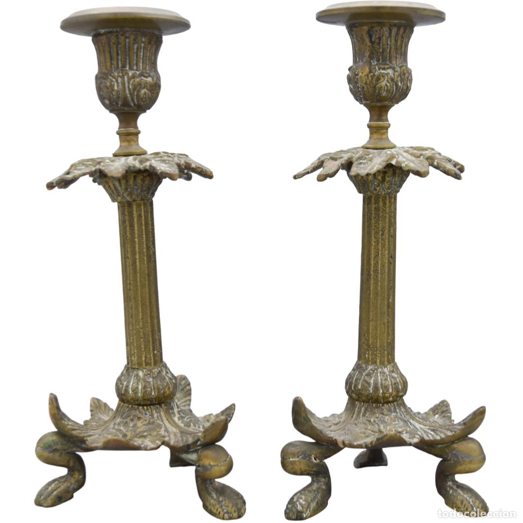 Antig&uuml;edades: Candeleros antiguos de bronce - Foto 1