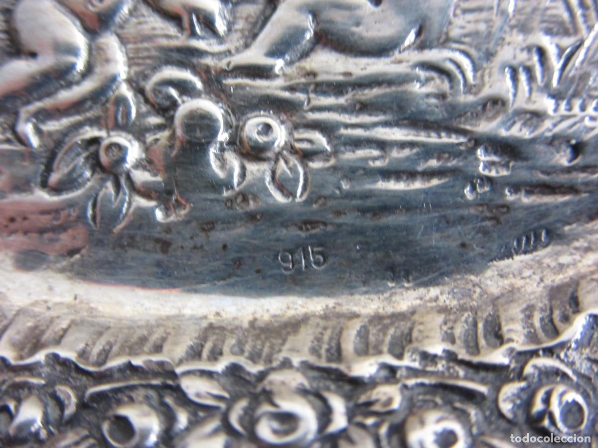 Antig&uuml;edades: BANDEJA PLATA CON RELIEVE DE QUERUBINES - Foto 5
