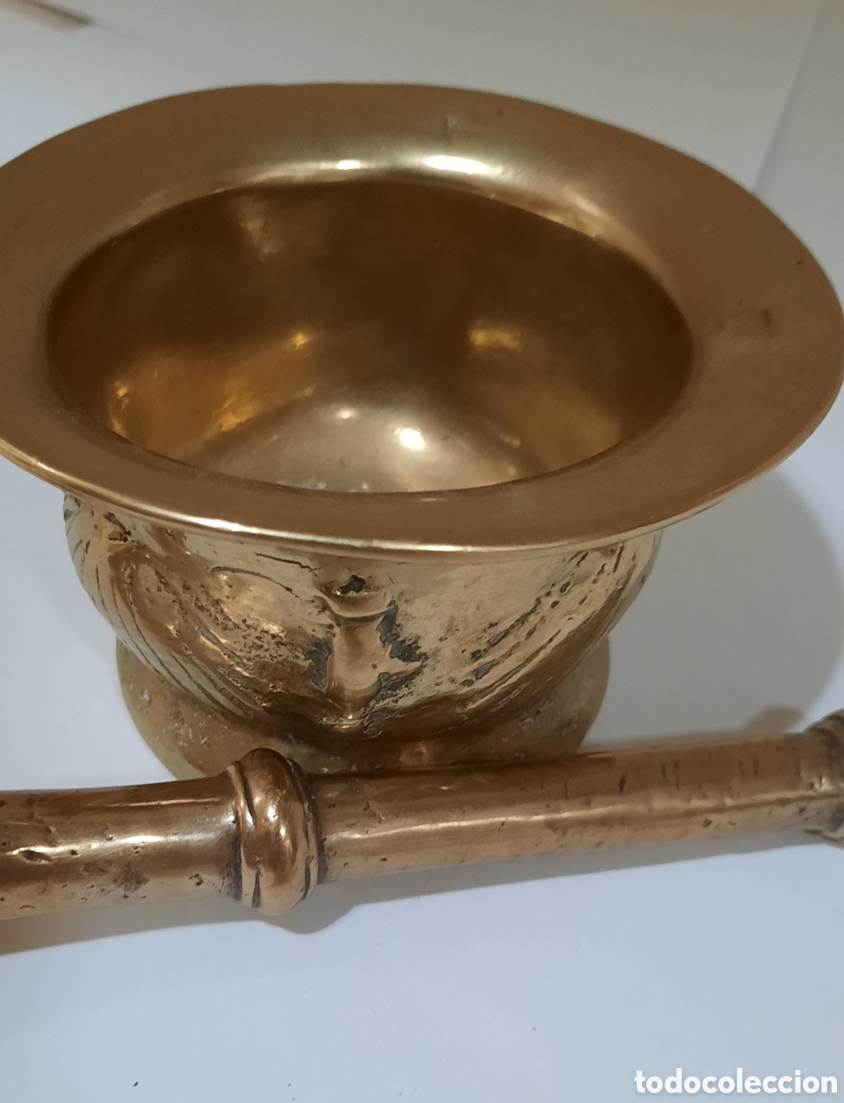 Antig&uuml;edades: Almirez o mortero bronce s.XVIII Conchas y columnas - Foto 1