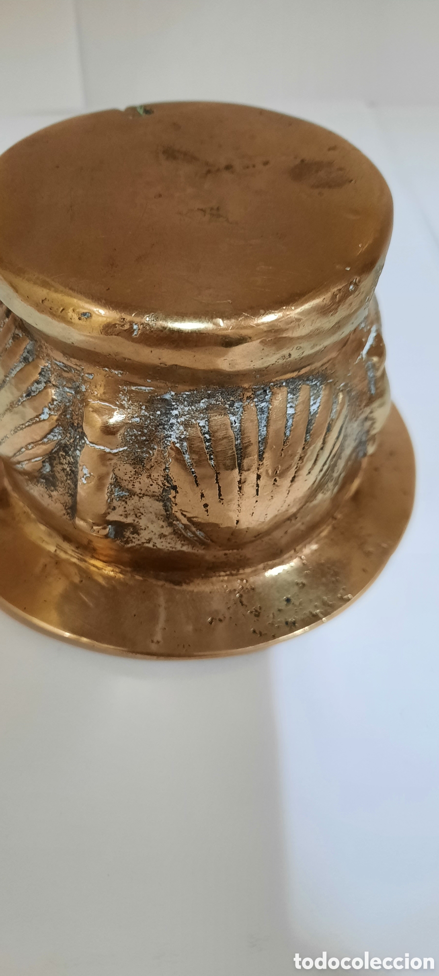 Antig&uuml;edades: Almirez o mortero bronce s.XVIII Conchas y columnas - Foto 3