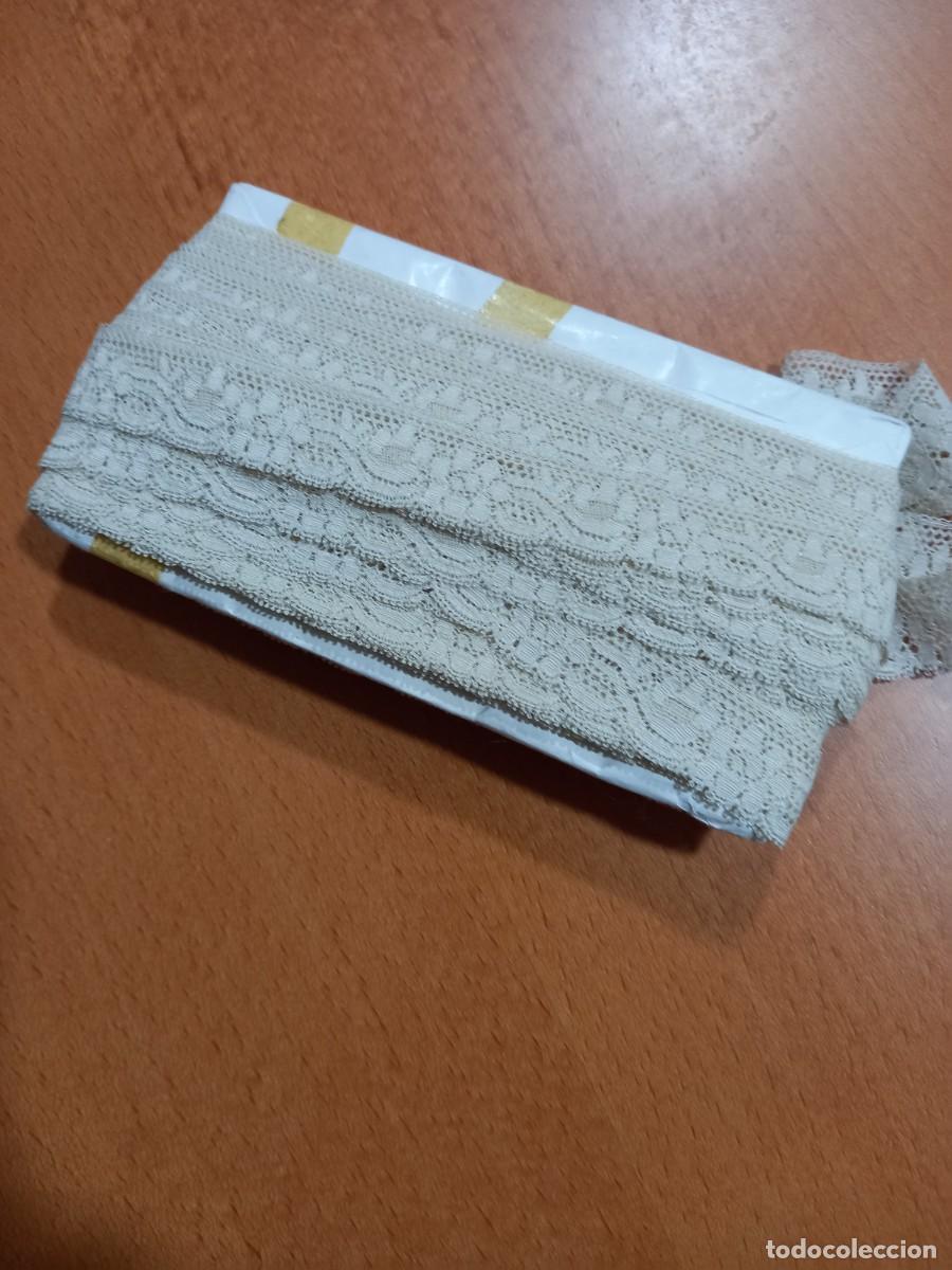 Antig&uuml;edades: Puntilla nylon beige - Foto 3