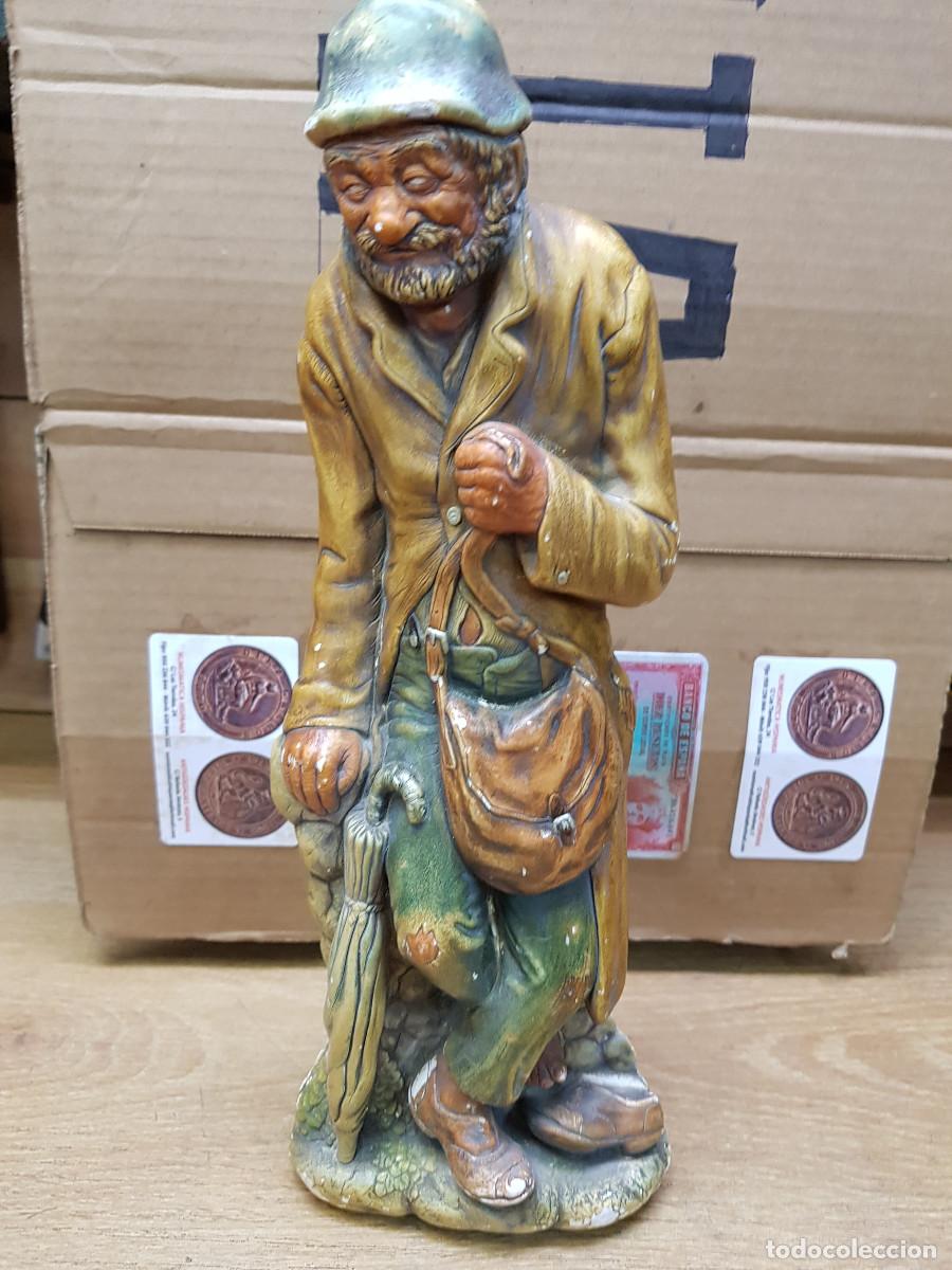 Antig&uuml;edades: ANTIGUA FIGURA DE ANCIANO - Foto 1