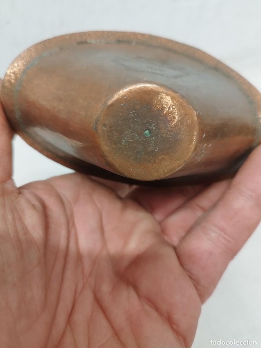 Antig&uuml;edades: Antiguo peque&ntilde;o cesto de cobre. - Foto 8