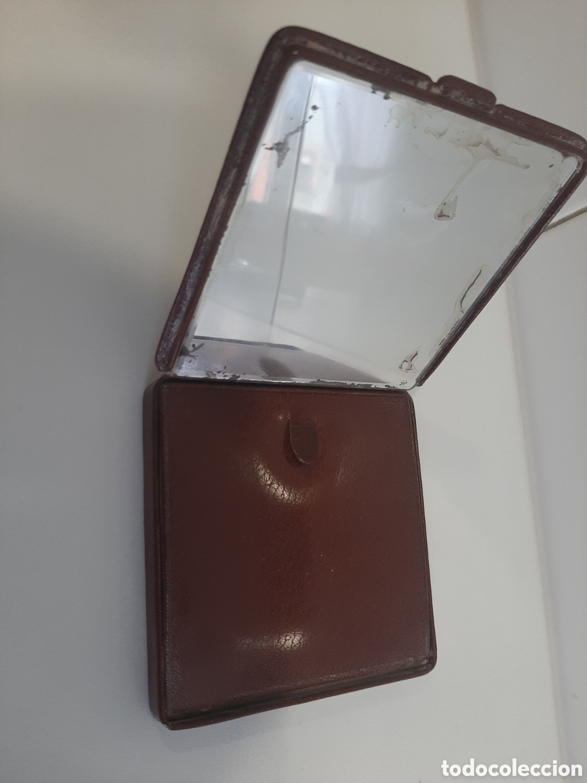 Antig&uuml;edades: Antigua polvera LOEWE de piel con espejo - Foto 3
