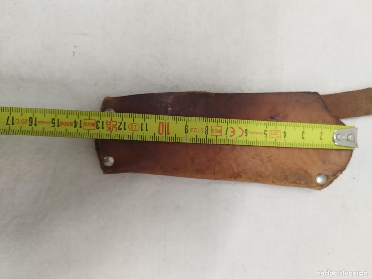 Antig&uuml;edades: Antigua funda de cuchillo de cuero, a restaurar. - Foto 6