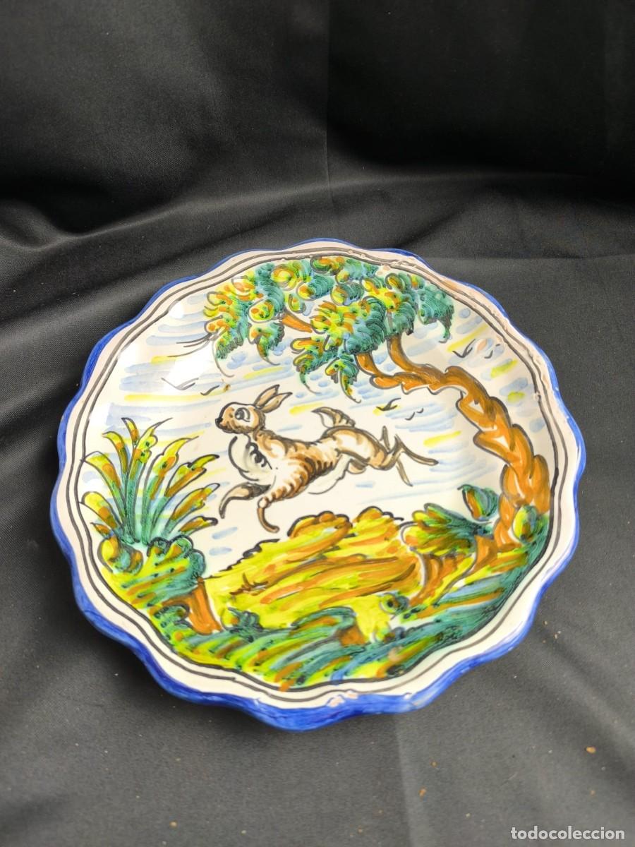 Antig&uuml;edades: plato de cer&aacute;mica de talavera - Foto 2