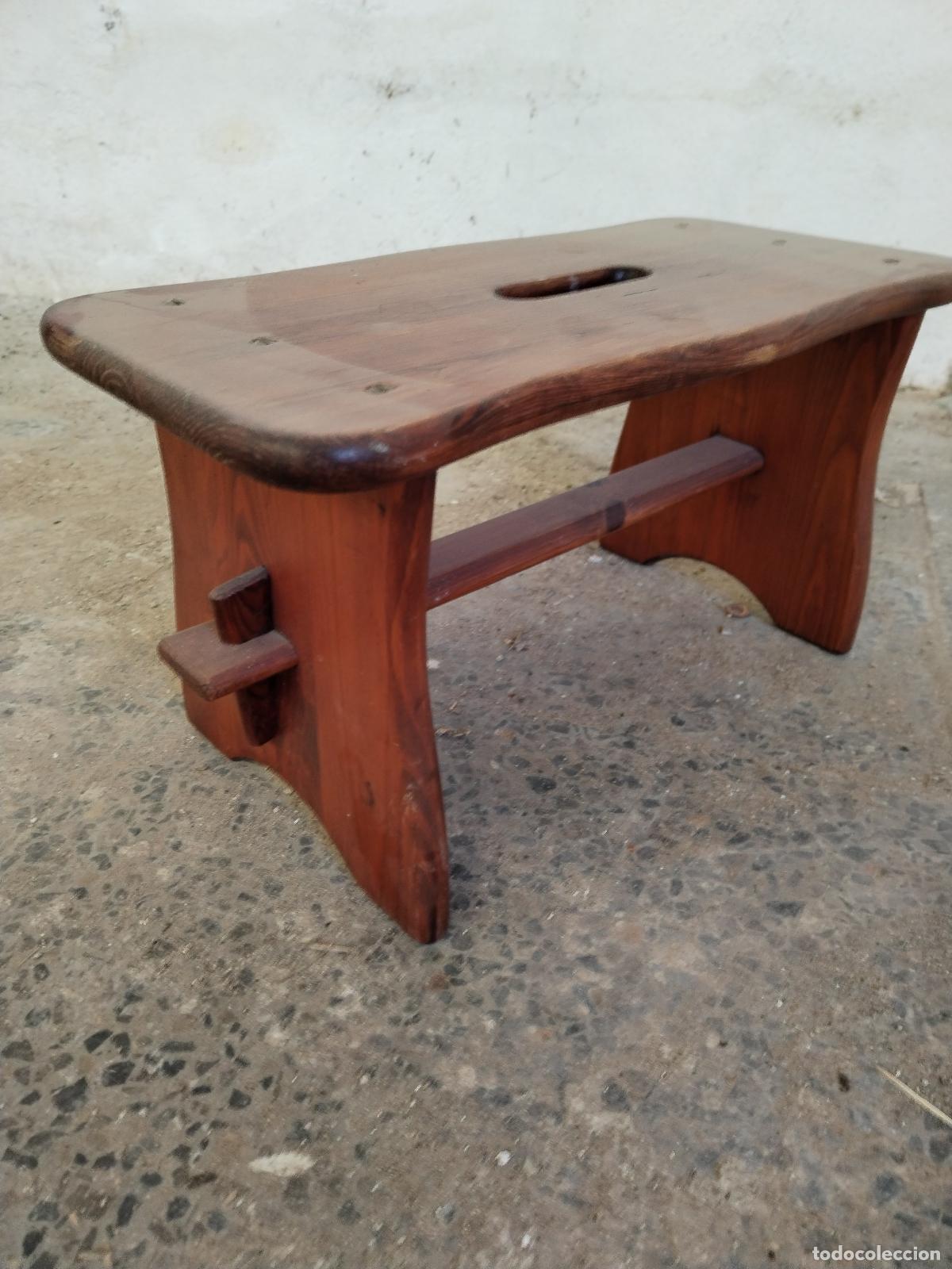 Antig&uuml;edades: banqueta taburete de madera - Foto 1