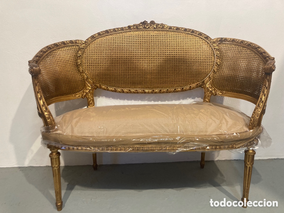 Antig&uuml;edades: Antiguo sof&aacute; dorado tapizado - Foto 1