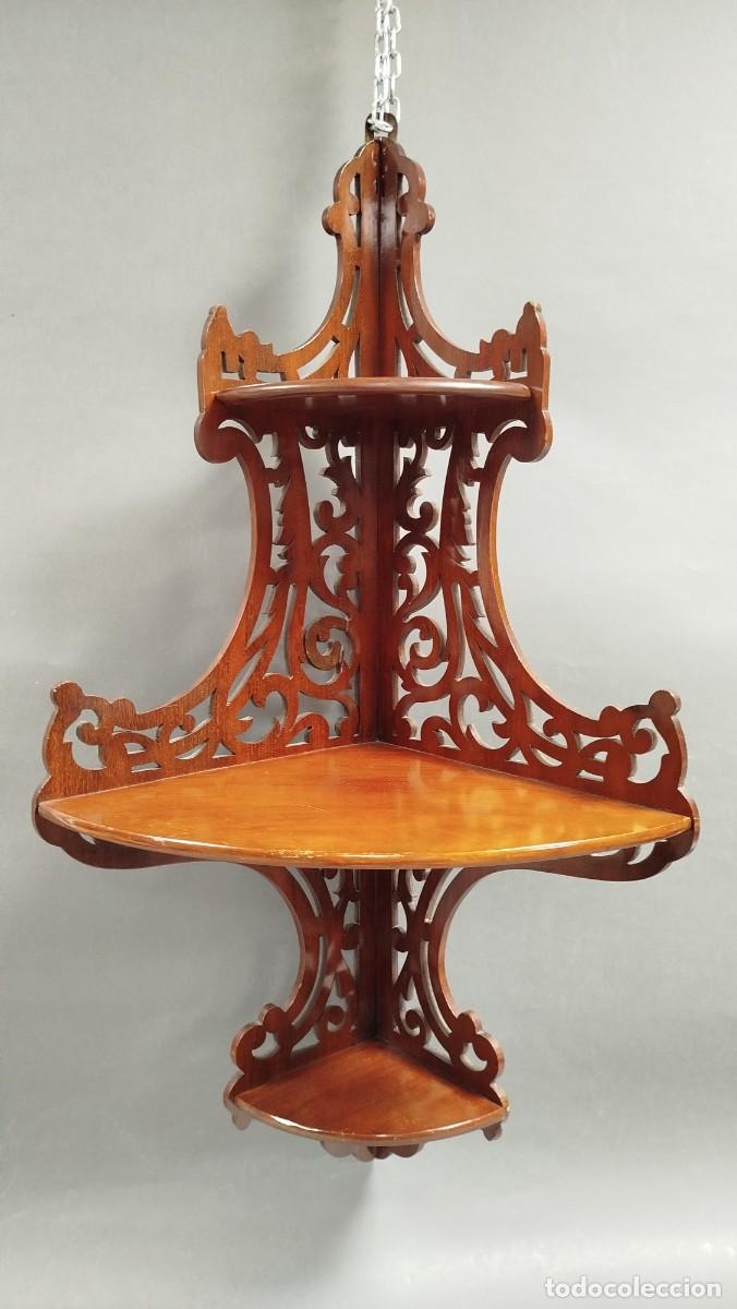 Antig&uuml;edades: ESTANTERIA ESQUINERA DE MADERA DE CAOBA - Foto 1