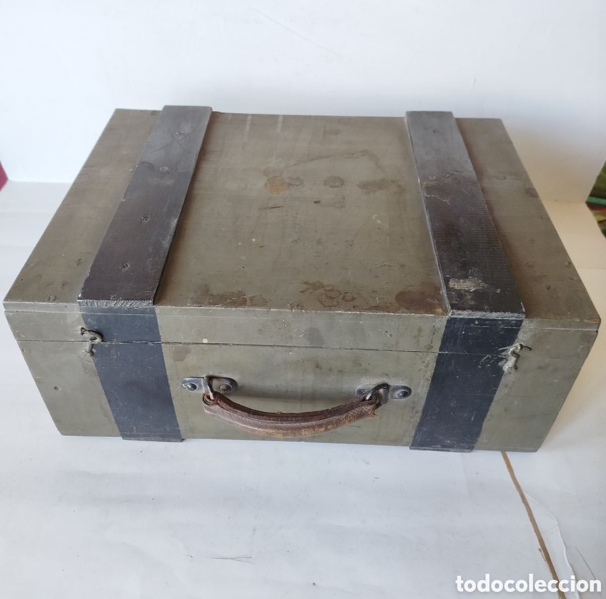 Antig&uuml;edades: ANTIGUA CAJA MALETA DE MADERA. MILITAR??
