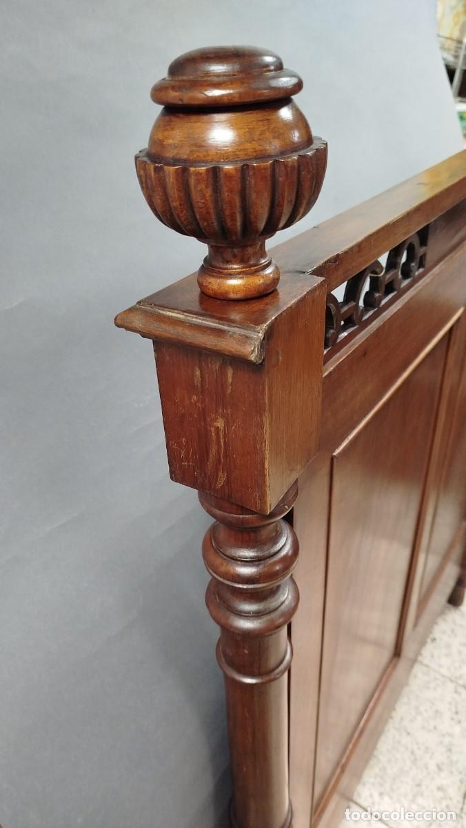 Antig&uuml;edades: CAMA DE MADERA DE NOGAL ESTILO LUIS XV - Foto 8