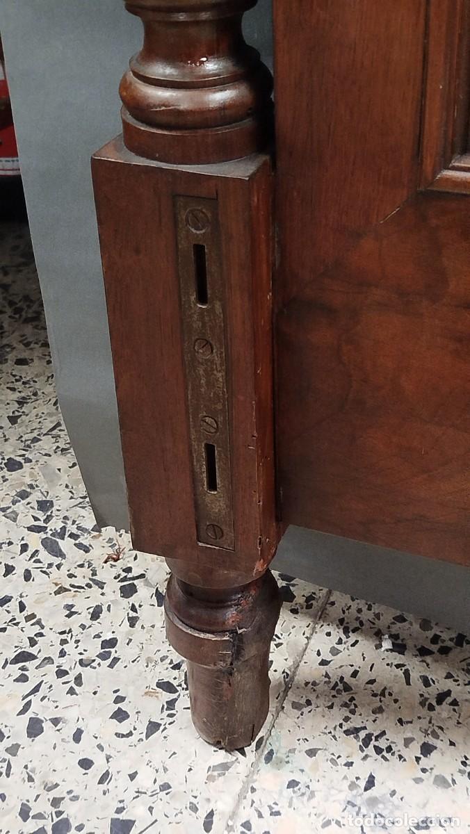 Antig&uuml;edades: CAMA DE MADERA DE NOGAL ESTILO LUIS XV - Foto 10