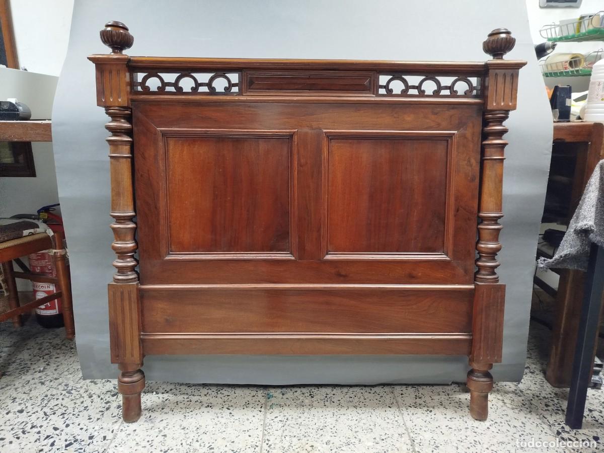 Antig&uuml;edades: CAMA DE MADERA DE NOGAL ESTILO LUIS XV - Foto 13