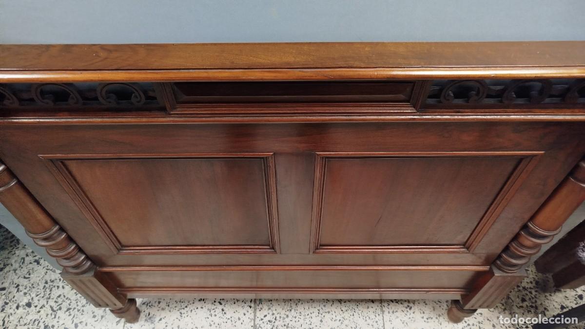 Antig&uuml;edades: CAMA DE MADERA DE NOGAL ESTILO LUIS XV - Foto 15