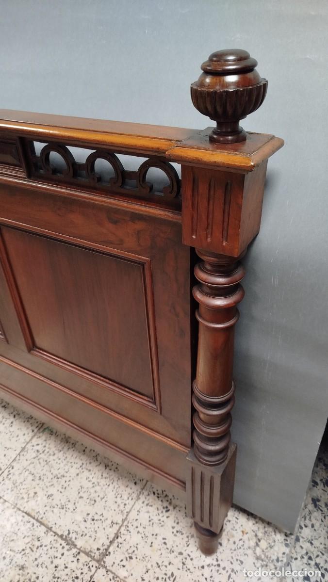 Antig&uuml;edades: CAMA DE MADERA DE NOGAL ESTILO LUIS XV - Foto 16