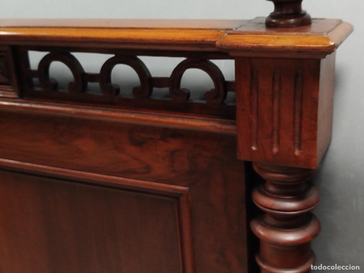 Antig&uuml;edades: CAMA DE MADERA DE NOGAL ESTILO LUIS XV - Foto 17