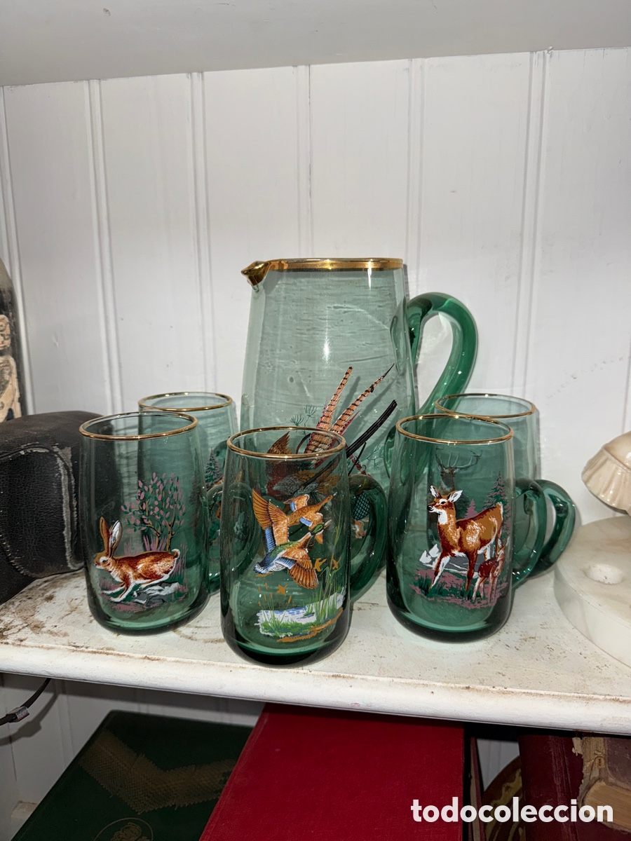 Antig&uuml;edades: Vaso de cristal verde y jarra - Foto 2