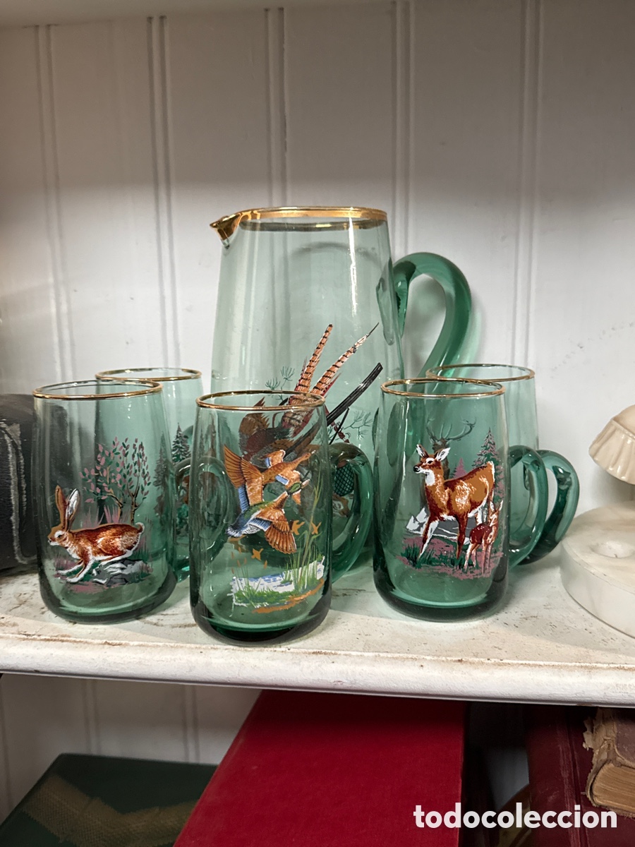 Antig&uuml;edades: Vaso de cristal verde y jarra - Foto 1