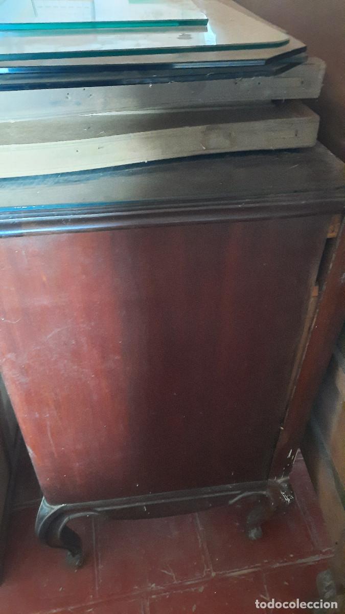 Antig&uuml;edades: mueble de comedor con espejo - Foto 4