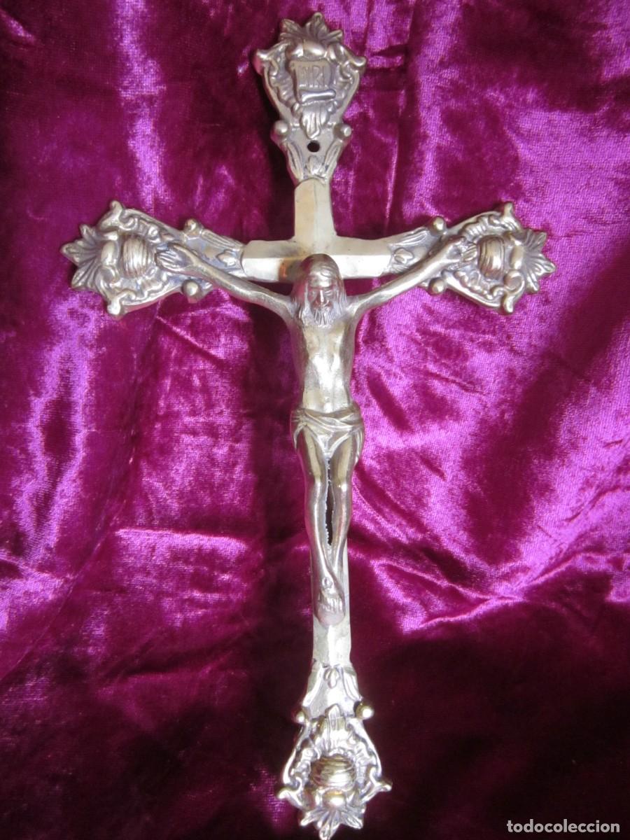 Antig&uuml;edades: CRUCIFIJO DE BRONCE DE PARED - Foto 2