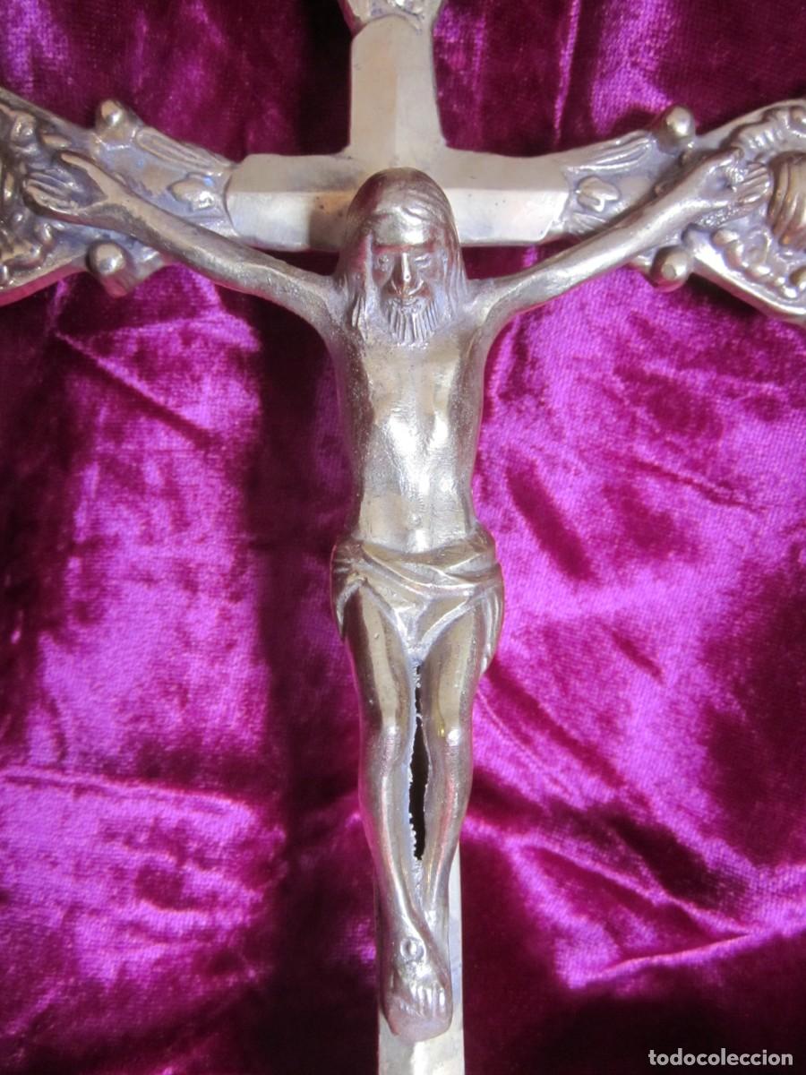 Antig&uuml;edades: CRUCIFIJO DE BRONCE DE PARED - Foto 5