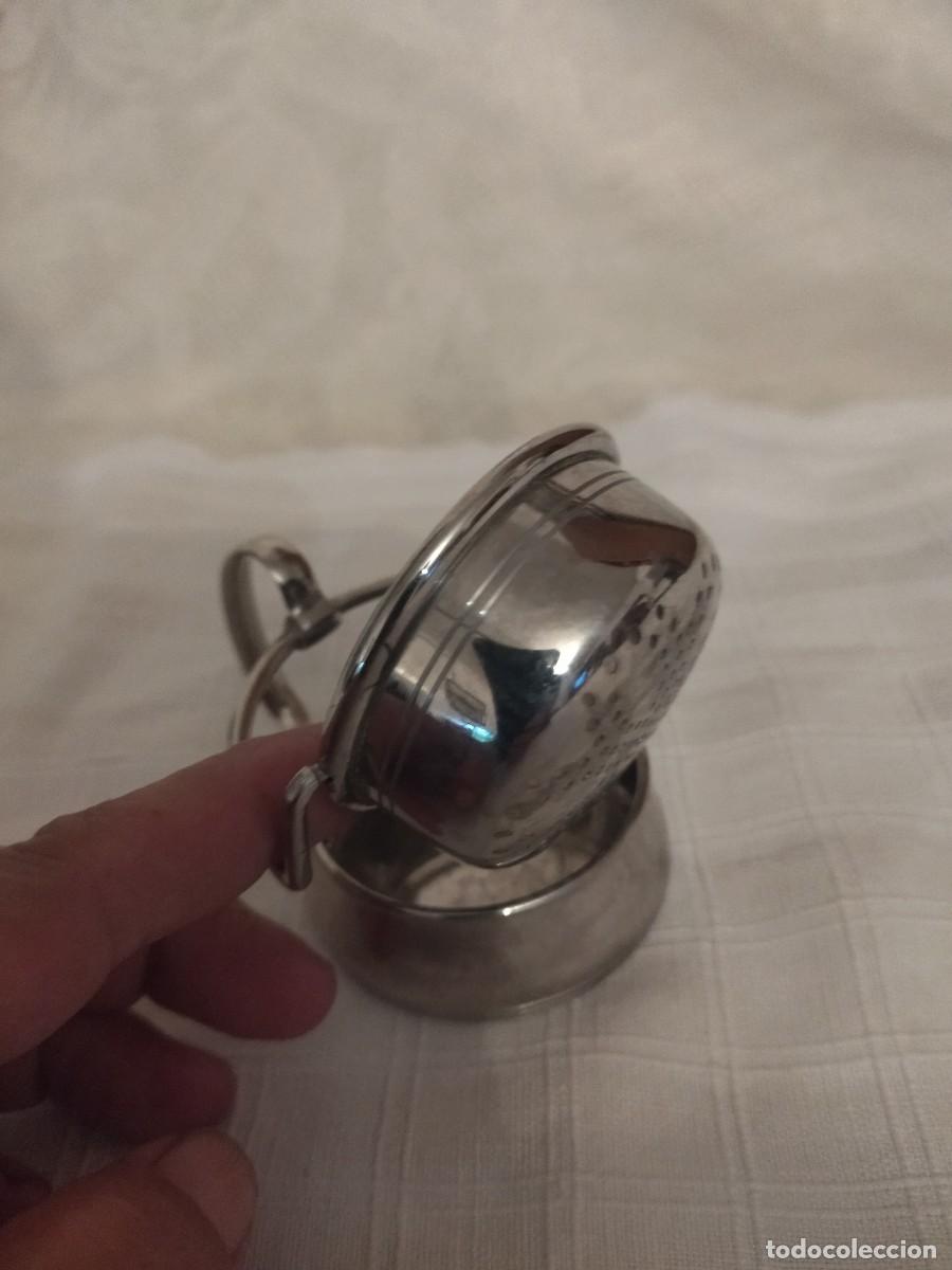 Antig&uuml;edades: Colador de t&eacute; giratorio de inox. - Foto 4
