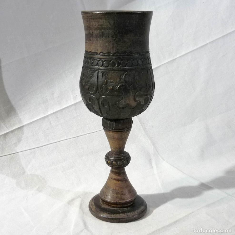 Antig&uuml;edades: Copa grande tallada en madera - Foto 1