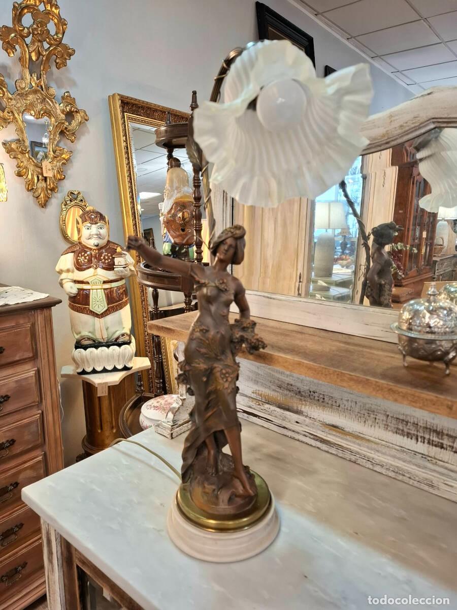 Antig&uuml;edades: L&aacute;mpara escultura mujer - Foto 2