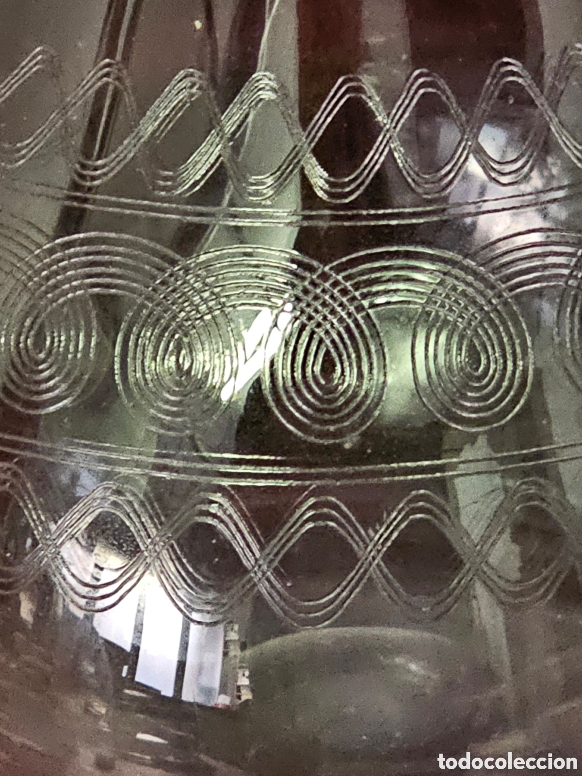 Antig&uuml;edades: Magn&iacute;fica botella de cristal grabado - Foto 2