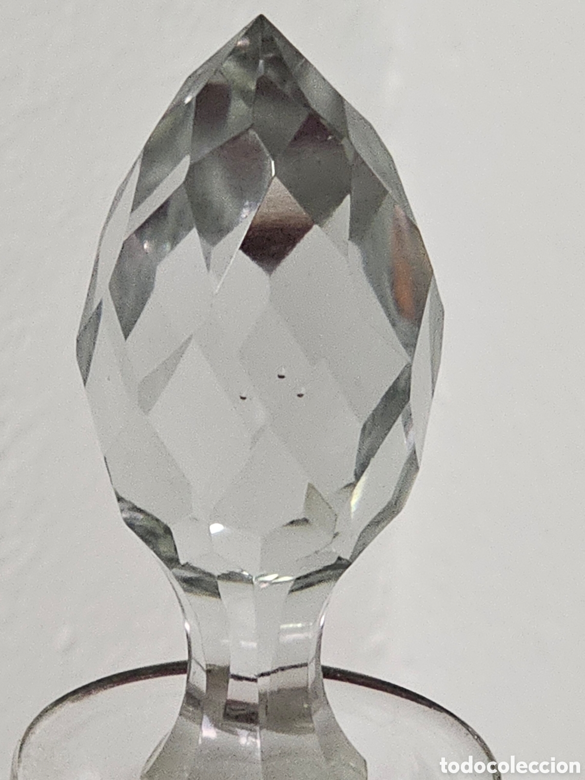 Antig&uuml;edades: Magn&iacute;fica botella de cristal grabado - Foto 4