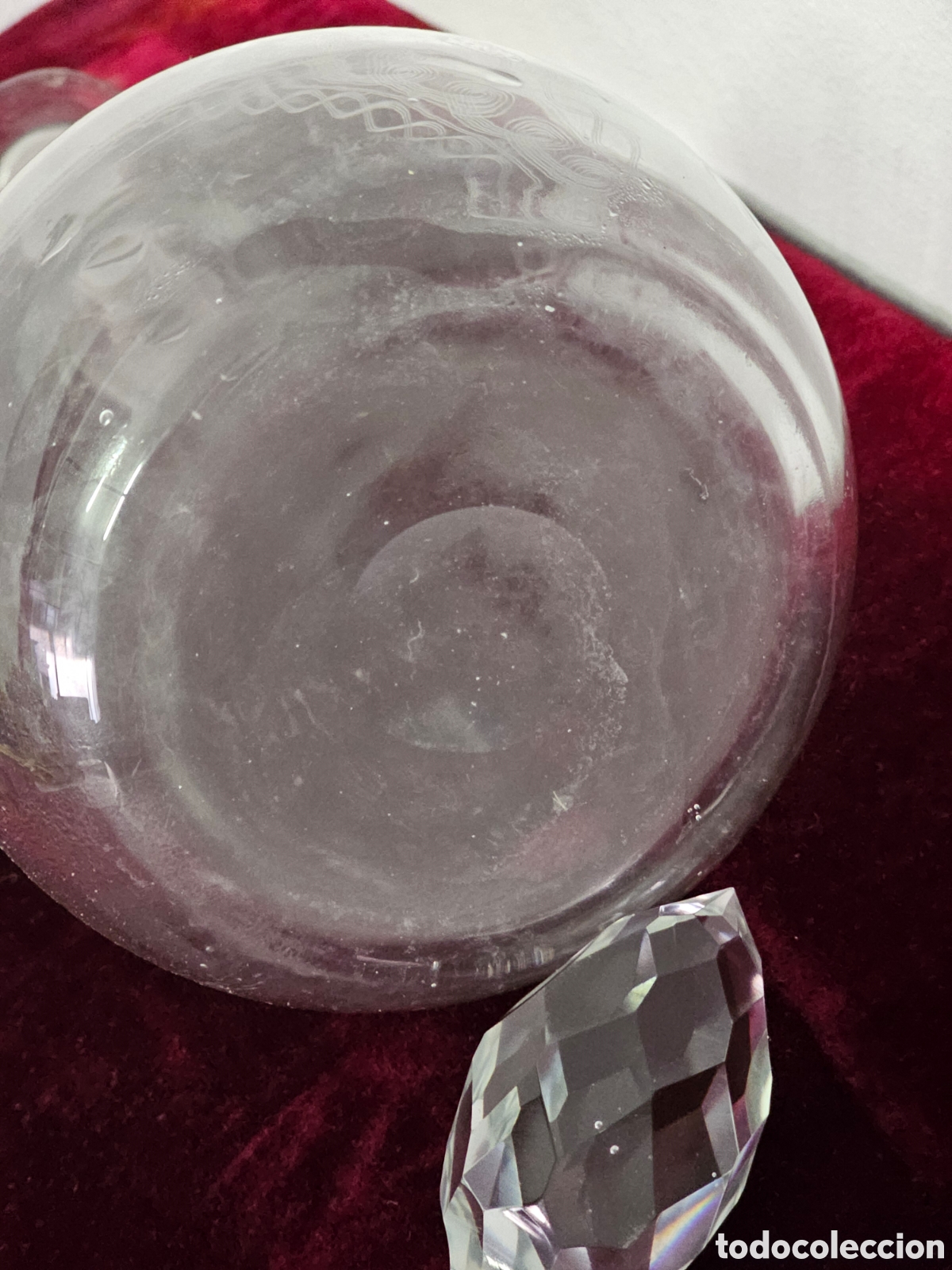 Antig&uuml;edades: Magn&iacute;fica botella de cristal grabado - Foto 6