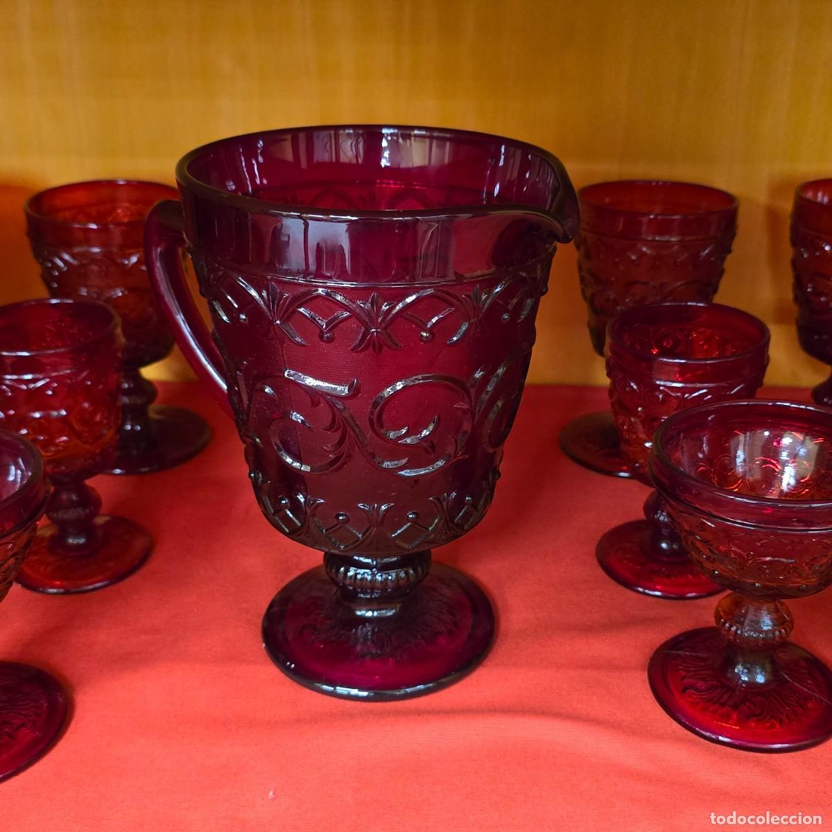 Antig&uuml;edades: Conjunto de copas y jarra vidrio rojo - Foto 3