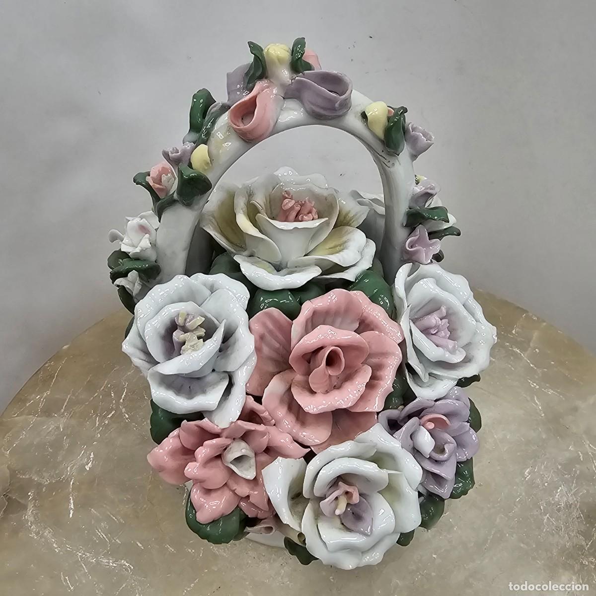 Antig&uuml;edades: Cesta de flores de porcelana - Foto 1