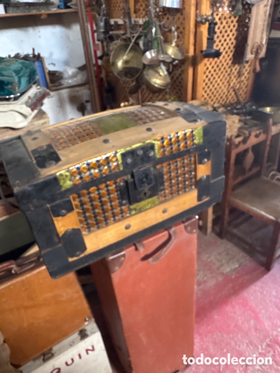 Antig&uuml;edades: Antiguo ba&uacute;l, peque&ntilde;o - Foto 1