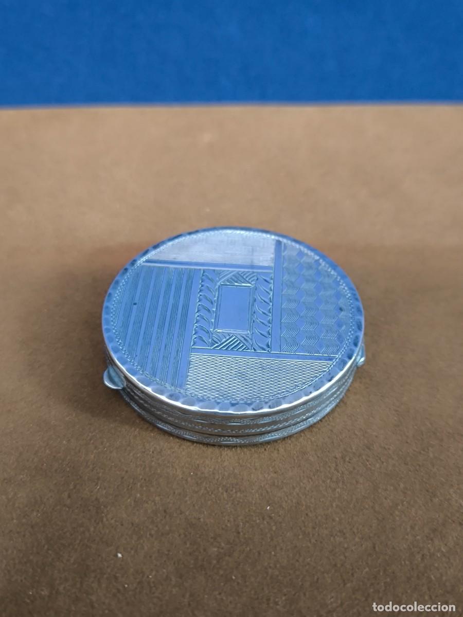 Antig&uuml;edades: CAJA POLVERA /PASTILLERO EN PLATA - Foto 2