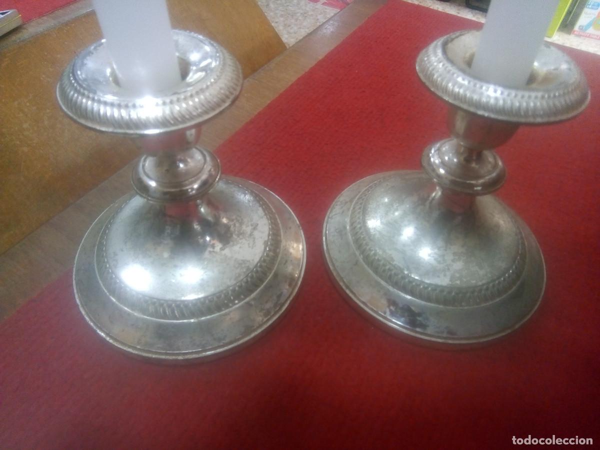 Antig&uuml;edades: PAREJA DE CANDELABROS GEMELOS - Foto 2