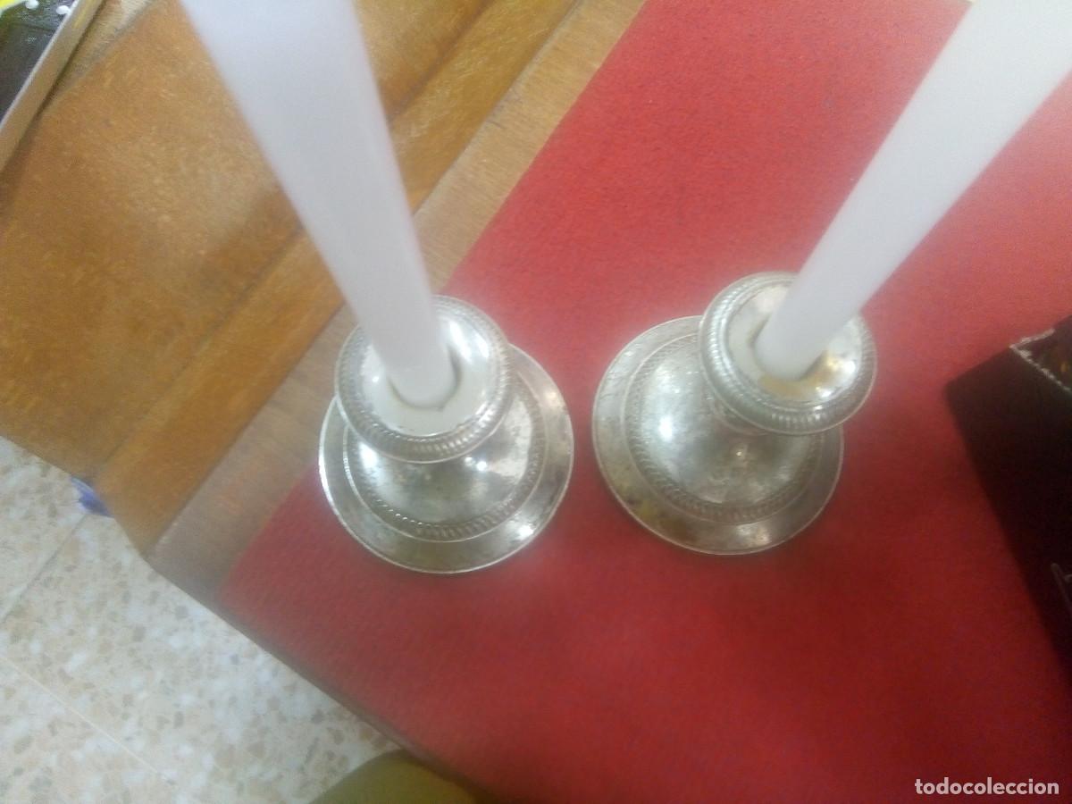 Antig&uuml;edades: PAREJA DE CANDELABROS GEMELOS - Foto 3