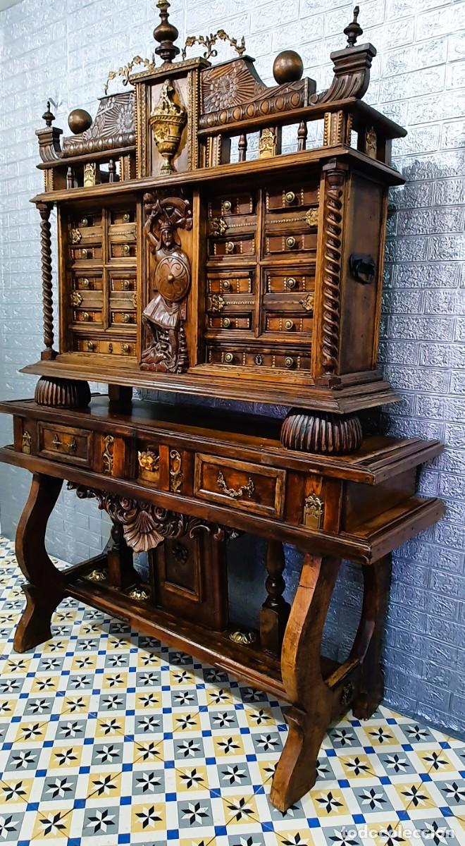 Antig&uuml;edades: Bargue&ntilde;o tallado con mesa - Foto 1