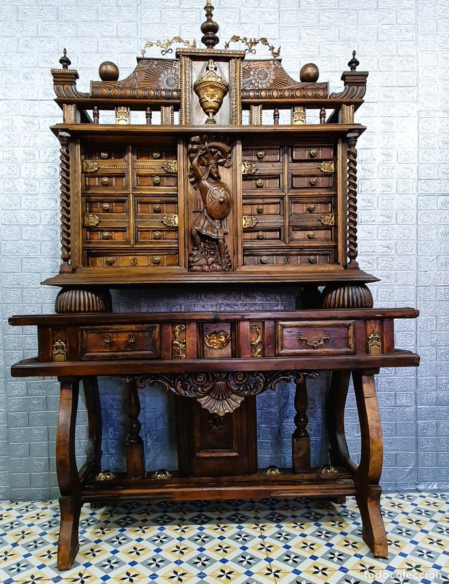 Antig&uuml;edades: Bargue&ntilde;o tallado con mesa - Foto 2